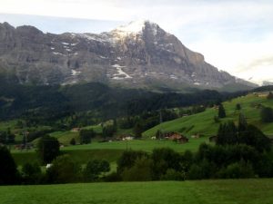 %e3%82%b9%e3%82%a4%e3%82%b9%e3%81%ae%e8%bb%8a%e7%aa%93%e9%a2%a8%e6%99%af%ef%bd%81%ef%bd%83